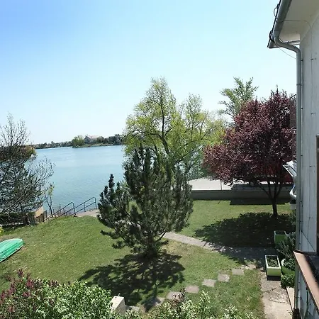 Penzion Senec 2* Сенец