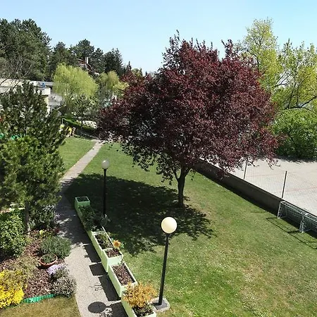 Guest house Penzion Senec 2*