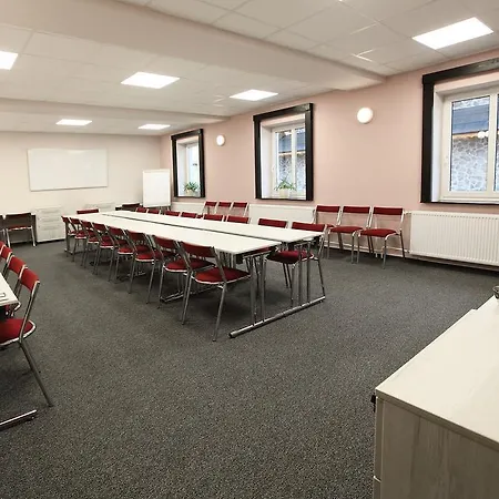 Penzion Senec בית הארחה 2*