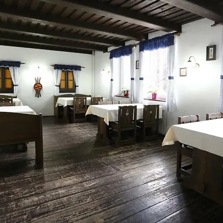 Penzion Senec 2* Сенец