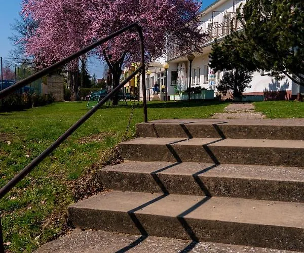 Penzion Senec בית הארחה סנץ